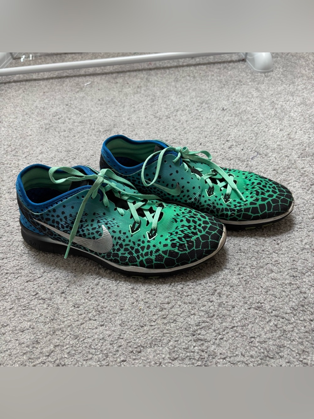 Nike Women’s Green and Blue Gradient Free TR Fit 5 Print Athletic Sneakers